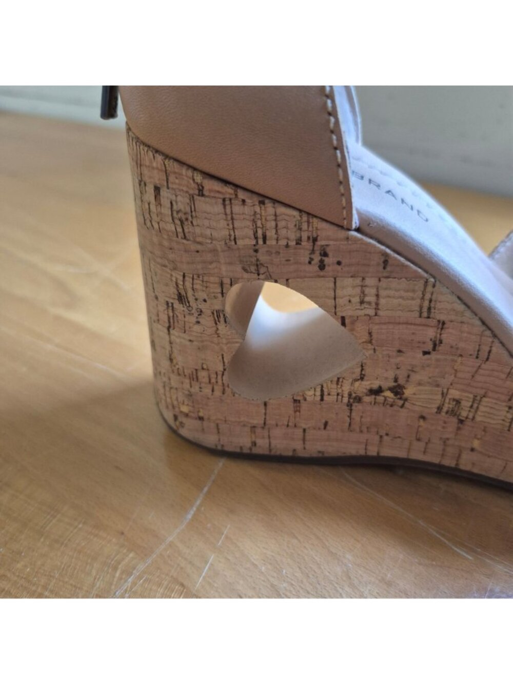 Lucky Brand Tan Wedge Sandals With Cork Heel & Ankle Strap Buckle Closure Size 6 - Picture 3 of 9